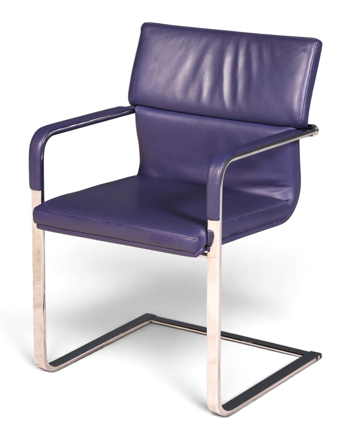 Originele Walter Knoll Avant sledestoel van paars leer met armleuningen, designstoel, conferentiestoel 1 van 3