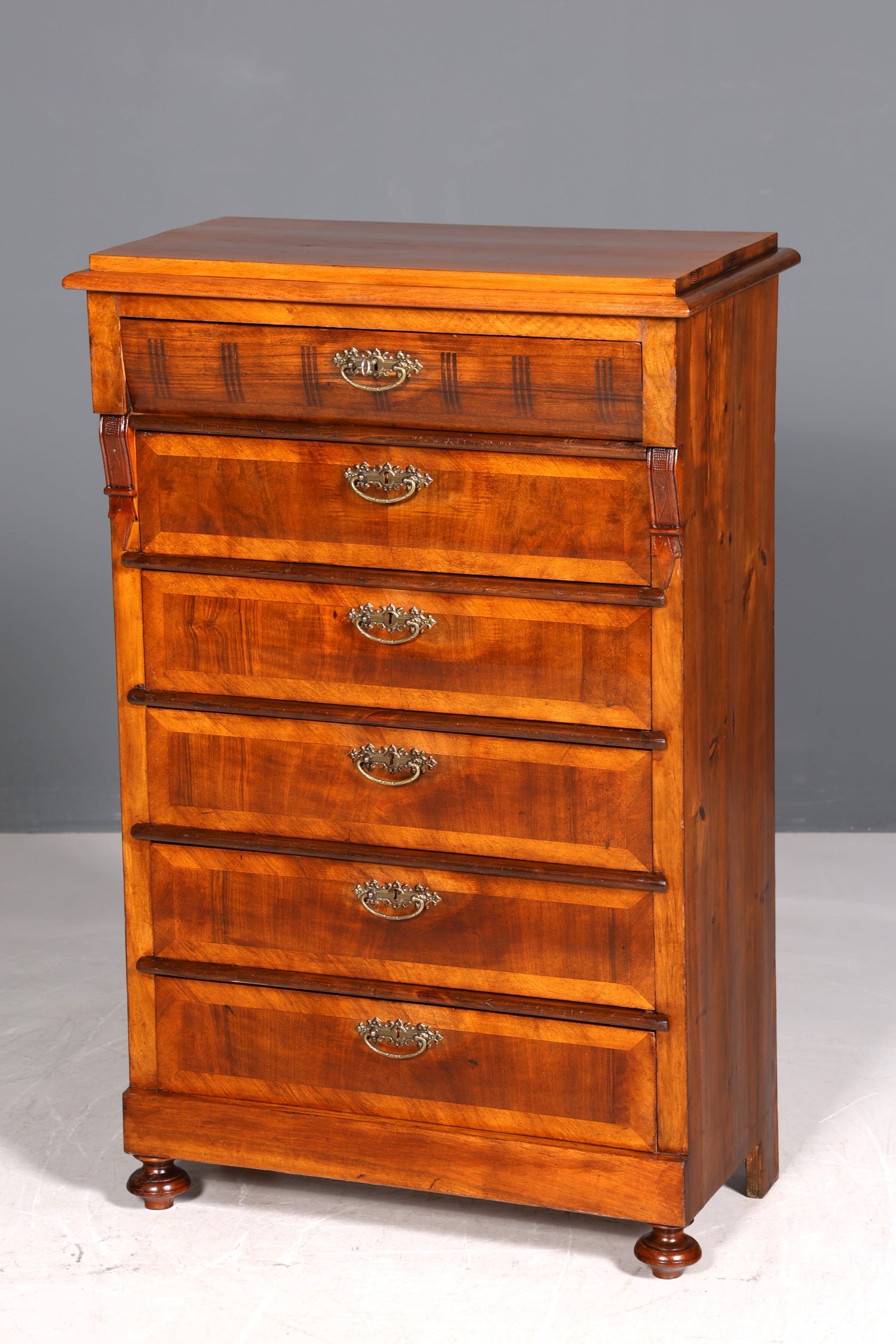 Stylish Gründerzeit chest of drawers circa 1890, Art Nouveau vertiko, antique chiffonier, linen chest