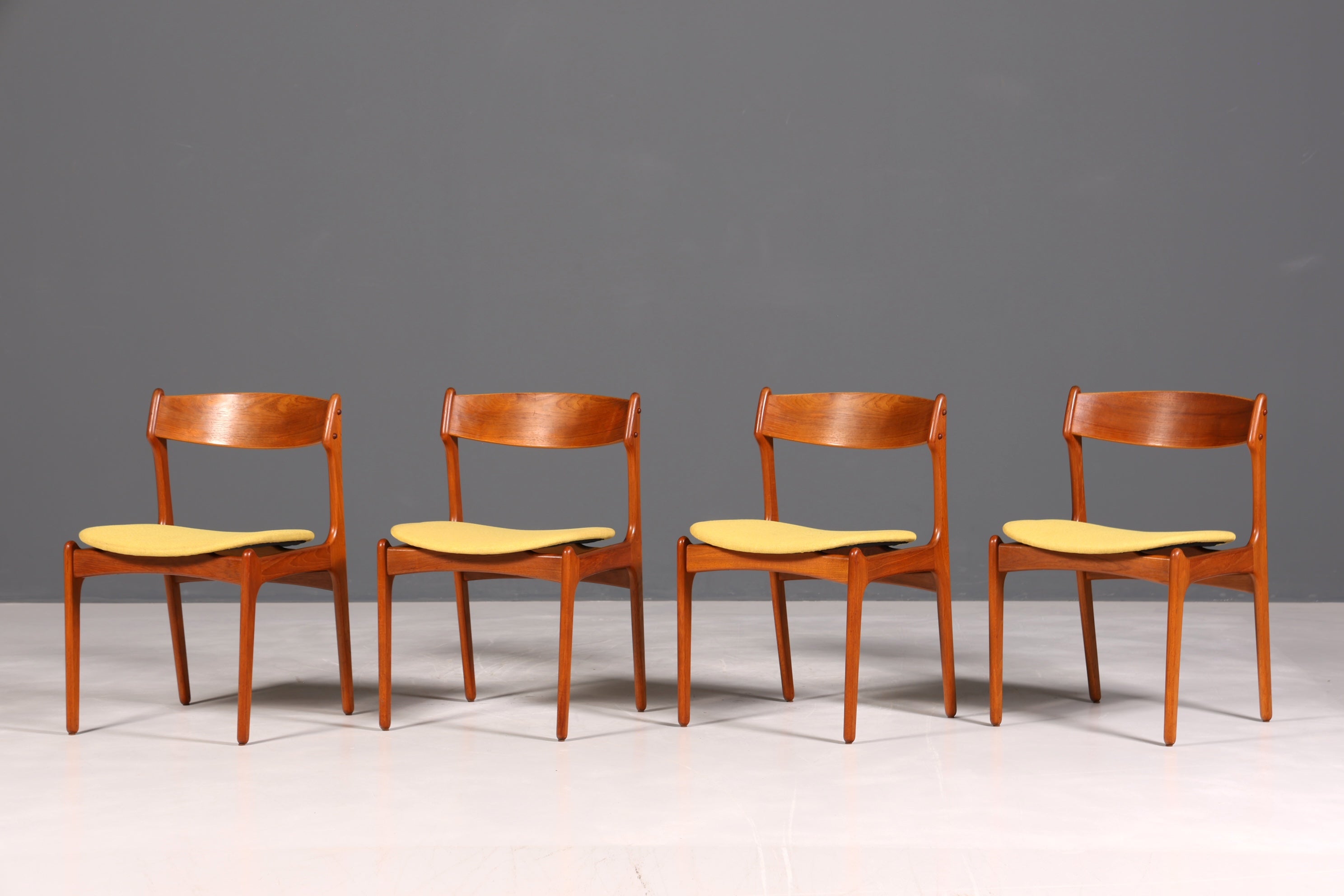 4x Original Erik Buch Stühle von Oddense Maskinsnedkeri A-S  Mid Century Danish Design Teak Holz Esszimmer Stühle Küchenstühle