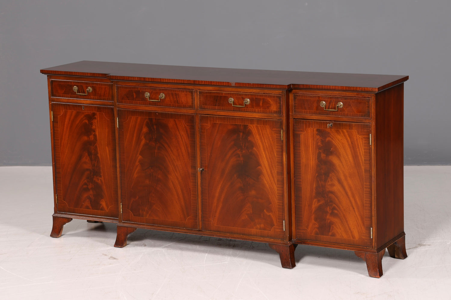 Wunderschönes Englisches Sideboard Mahagoni Schrank Antik Stil 60er Buffetschrank Kommode Anrichte Vintage