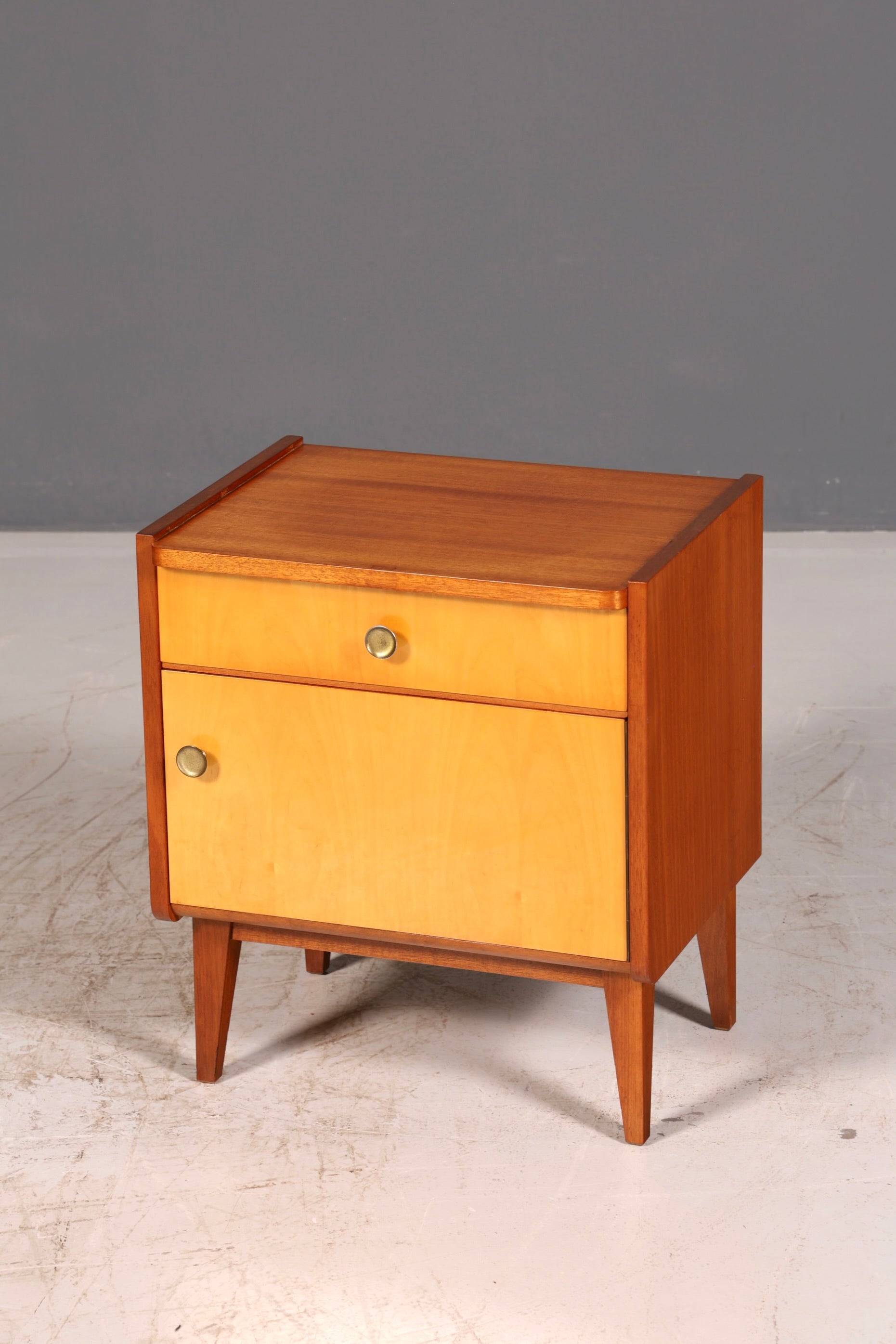 Wunderschöner Mid Century Nachttisch Vintage Danish Design Kommode Beistelltisch Nachtschrank Retro echt Holz 1 von 2