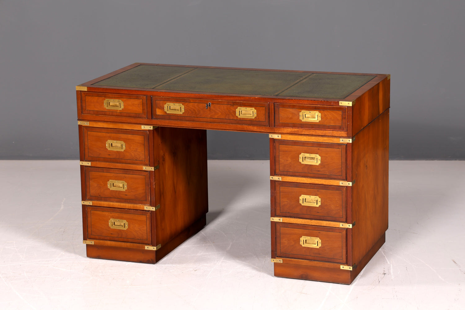 Edler Maritimer Schreibtisch Englisch Military Chest Bürotisch Echt Lederauflage Office Table