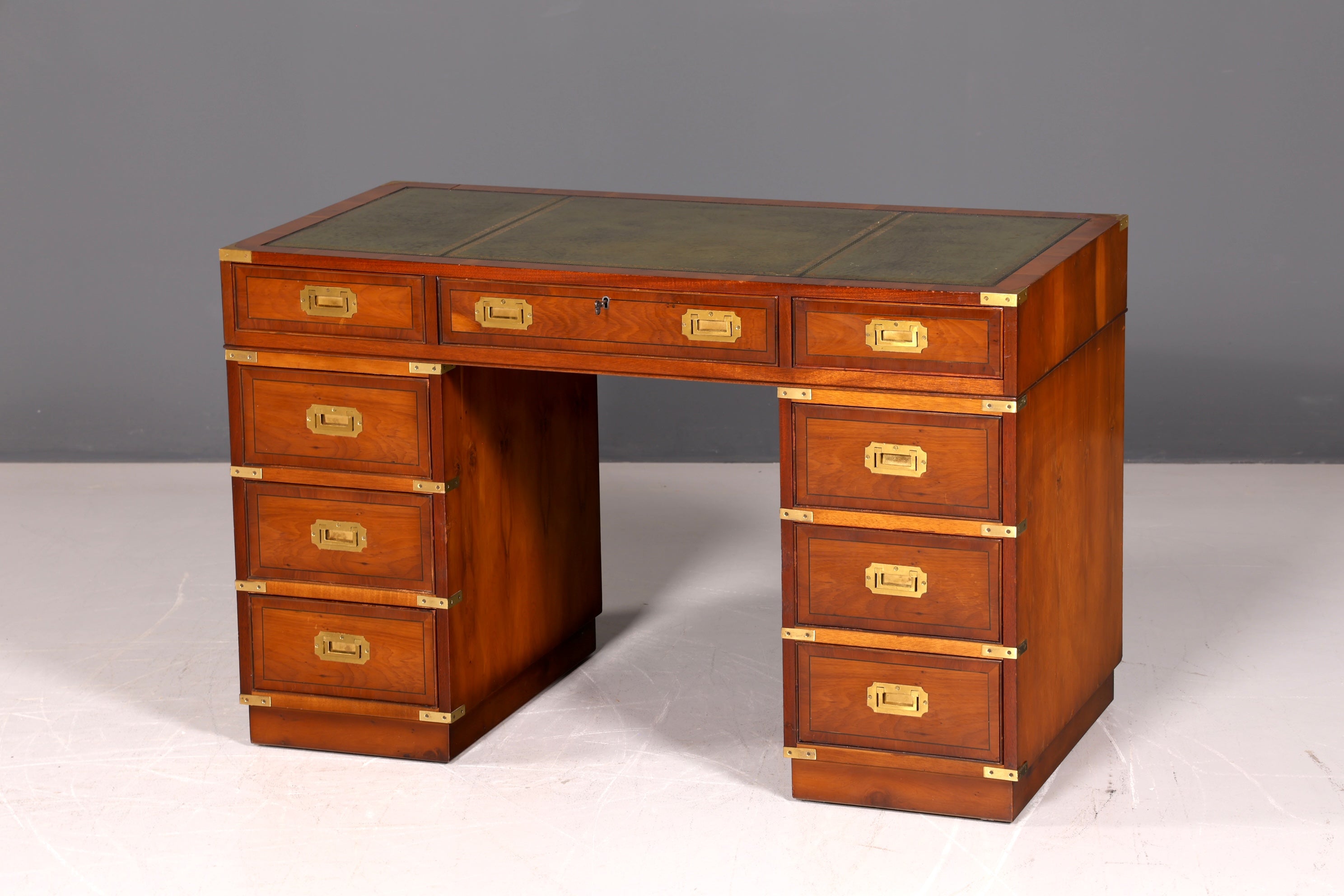 Edler Maritimer Schreibtisch Englisch Military Chest Bürotisch Echt Lederauflage Office Table