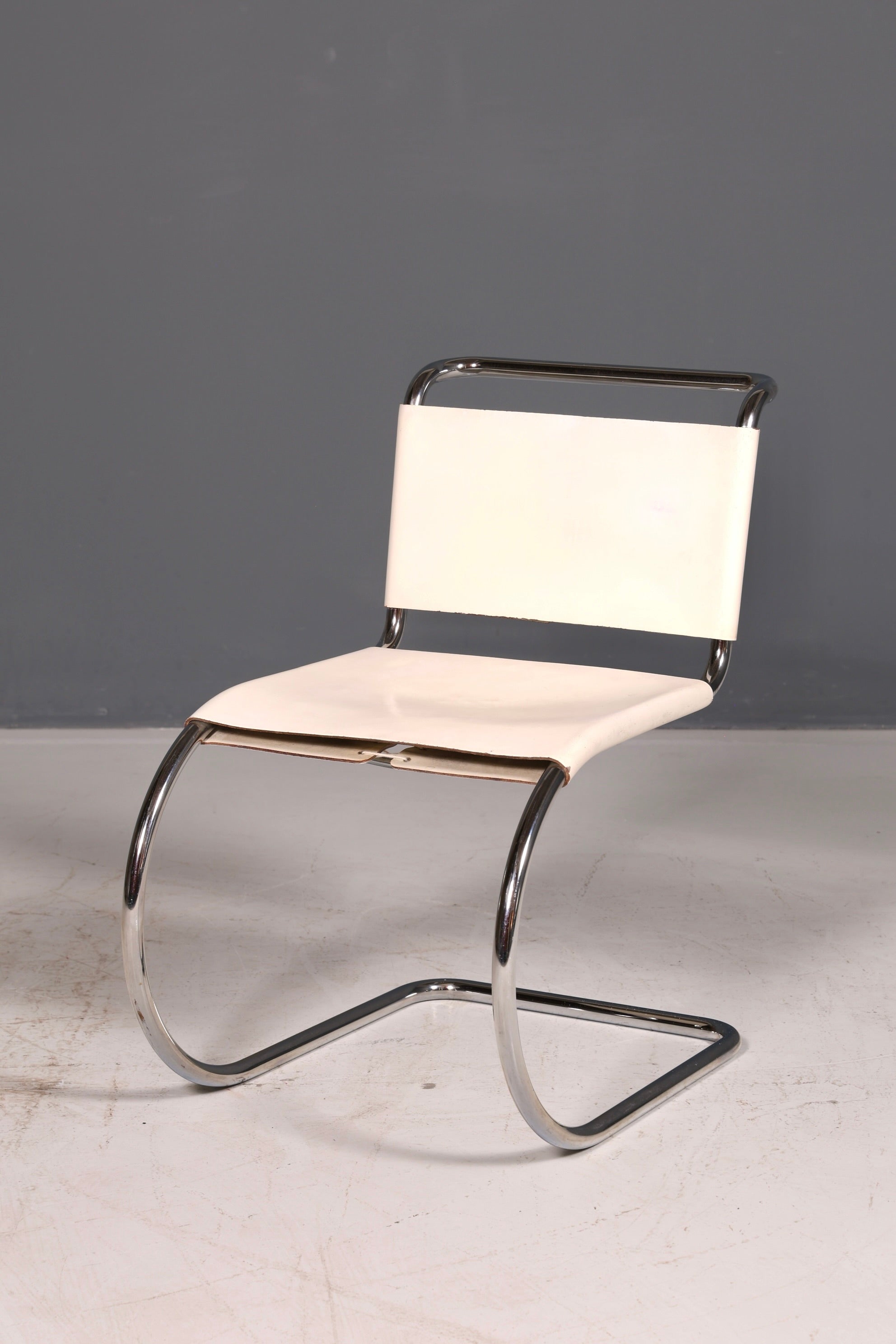 Edler Original Knoll International Freischwinger Stuhl MR Chair Mies van der Rohe Chrom Leder Weiß Bauhaus Sekretär Stuhl Esszimmer Stuhl 1 von 2