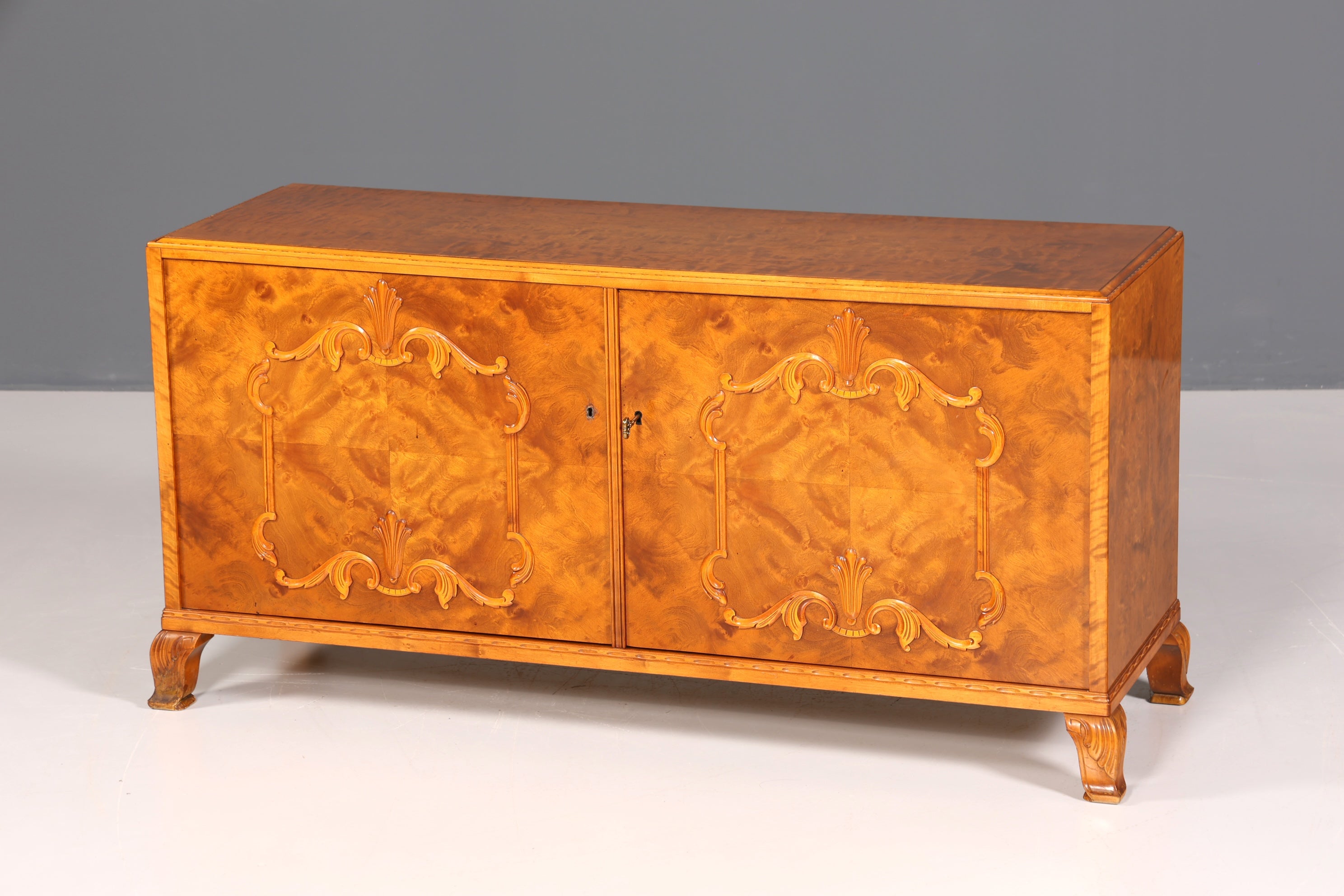 F833 Finish Wunderschönes Original Art Deco Sideboard Antik Schrank Birke TV Kommode um 1930