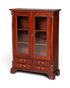 Hauptstadt Möblerei Vitrinenschrank aus dunklem Holz mit zwei Glastüren und vier Schubladen im klassischen Stil