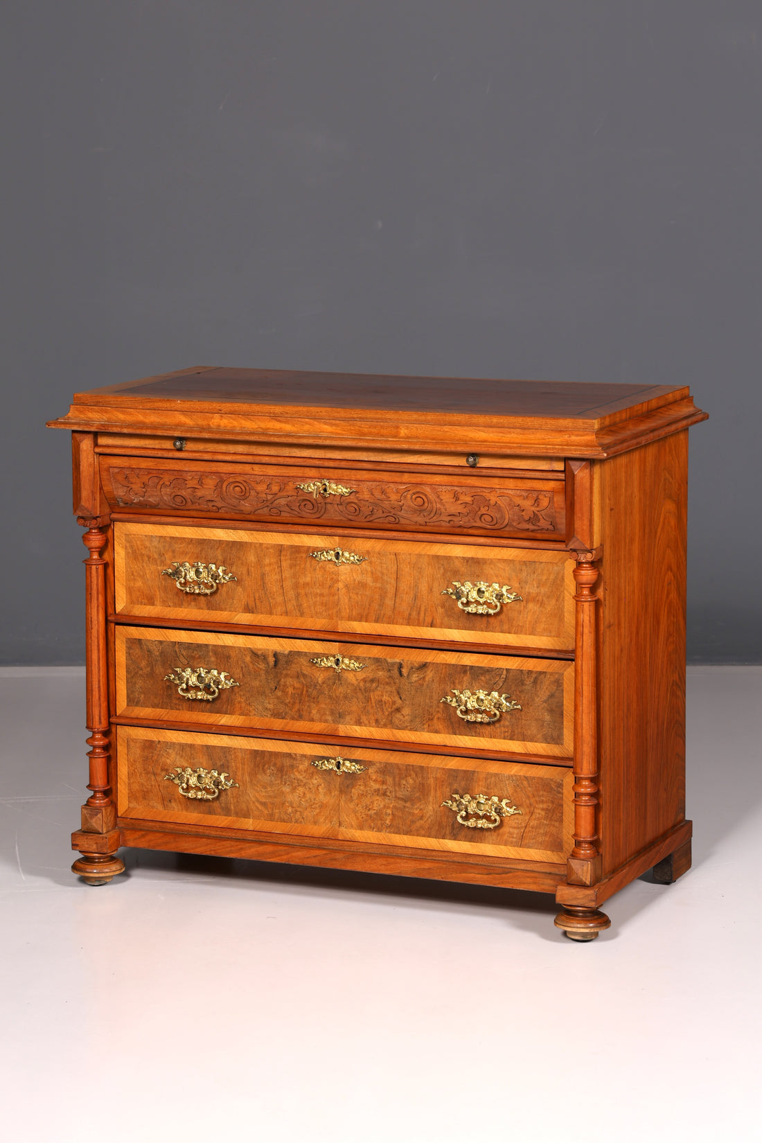 Prachtige Gründerzeit-commode in jugendstil, antiek dressoir met laden, linnenkast van massief hout