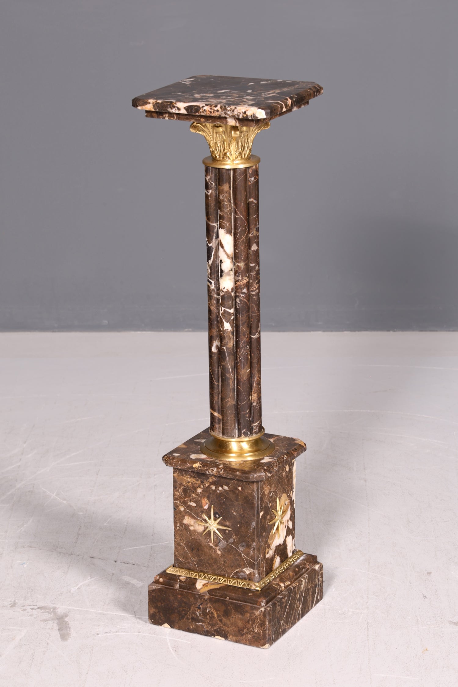 Wunderschöne Barock Stil Säule Louis XV Marmor Blumensäule Naturstein Sockel Ablage