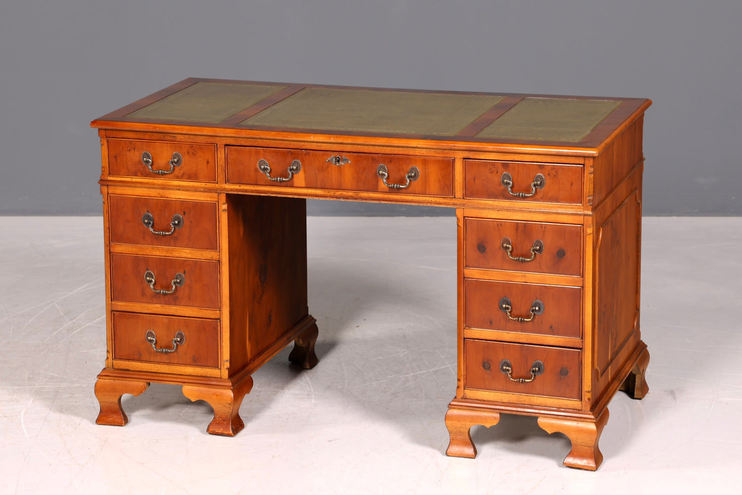 G072 Finish cm Wunderschöner Englischer Schreibtisch echt Lederauflage Bürotisch Antik Stil Office Desk