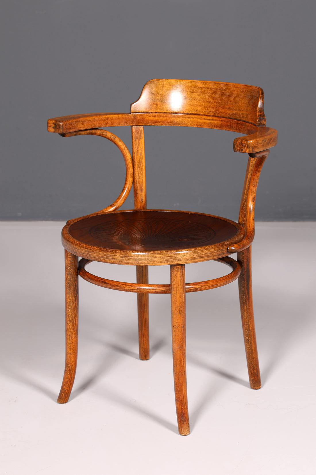 Droomachtige armleuningstoel in Thonet-stijl, gebogen hout, antiek, bureaustoel, vintage eetkamer- en keukenstoel