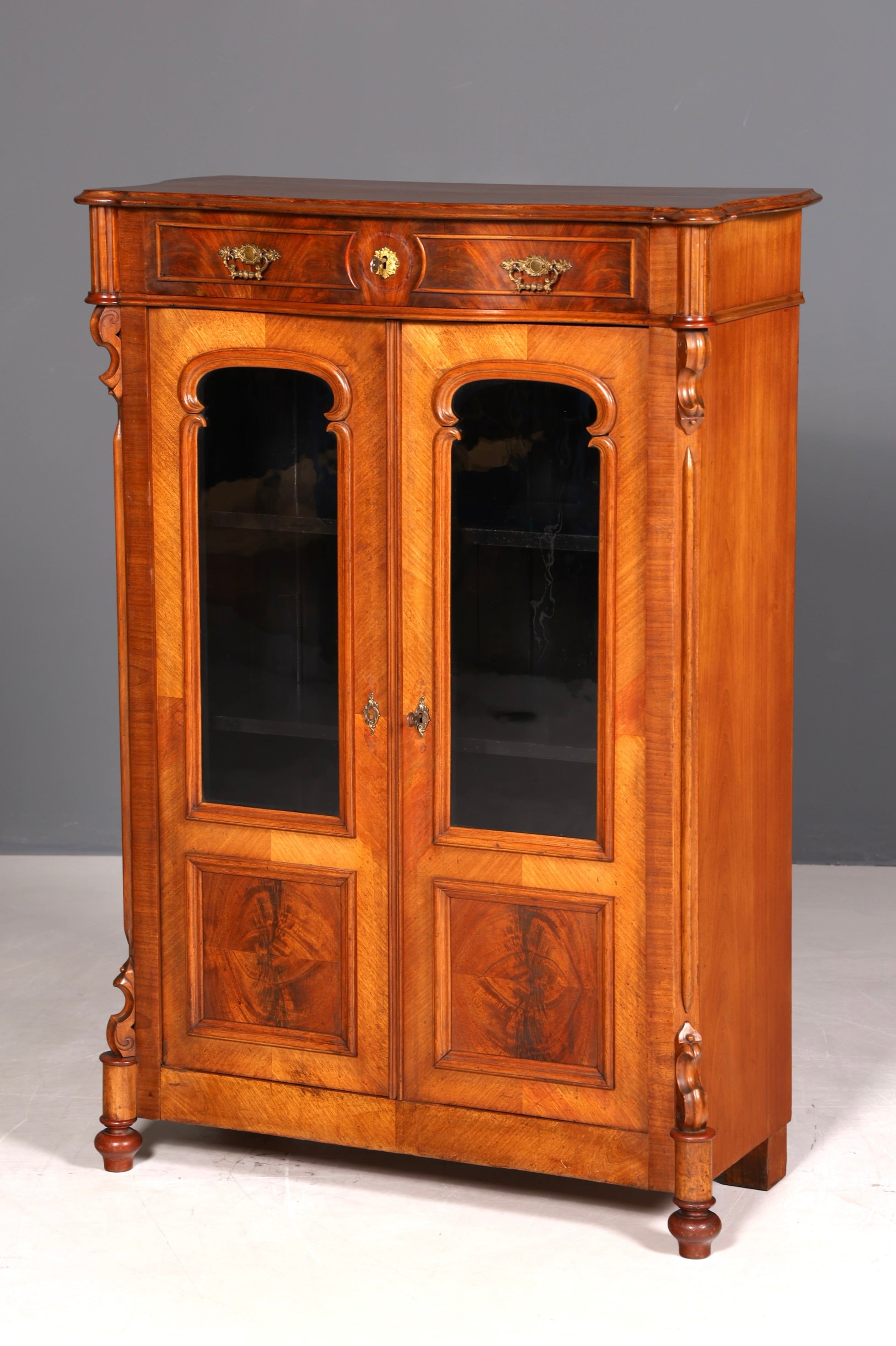 G322 Finish Edler Gründerzeit Vitrine um 1880 Schrank Antik Jugendstil Nussbaum Bücherregal (Kopie)