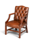 Hauptstadt Möblerei Chesterfield Armlehnstuhl aus braunem Echtleder mit klassischer Knopfheftung und Holzrahmen