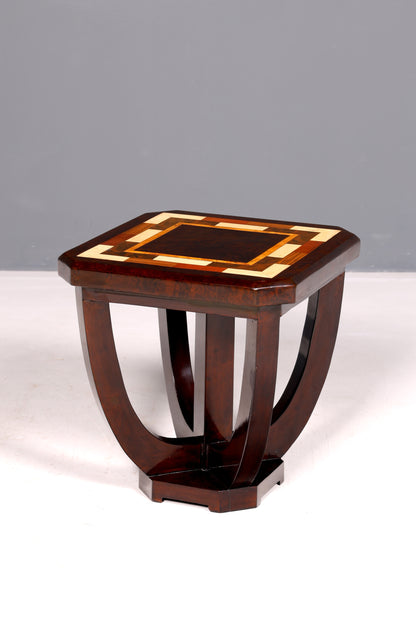 Stijlvolle art-decobijzettafel in antieke stijl, luxe salontafel en bijzettafel