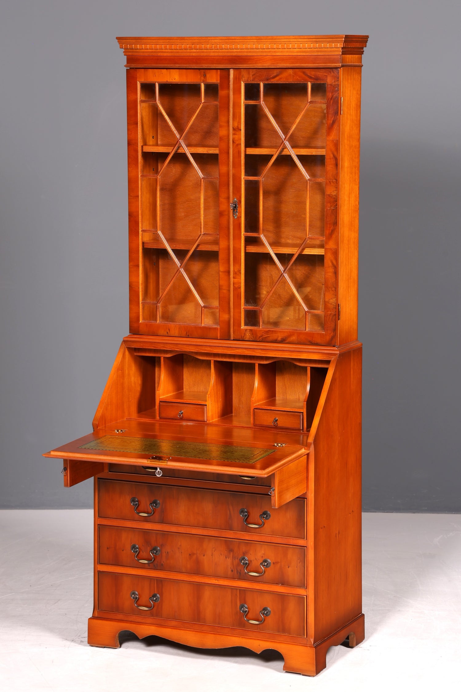G311 Finish cm Stilvoller Englischer Sekretär Büro Aufsatzsekretär Eibe Antik Stil Vitrinen Schrank UK (Kopie)