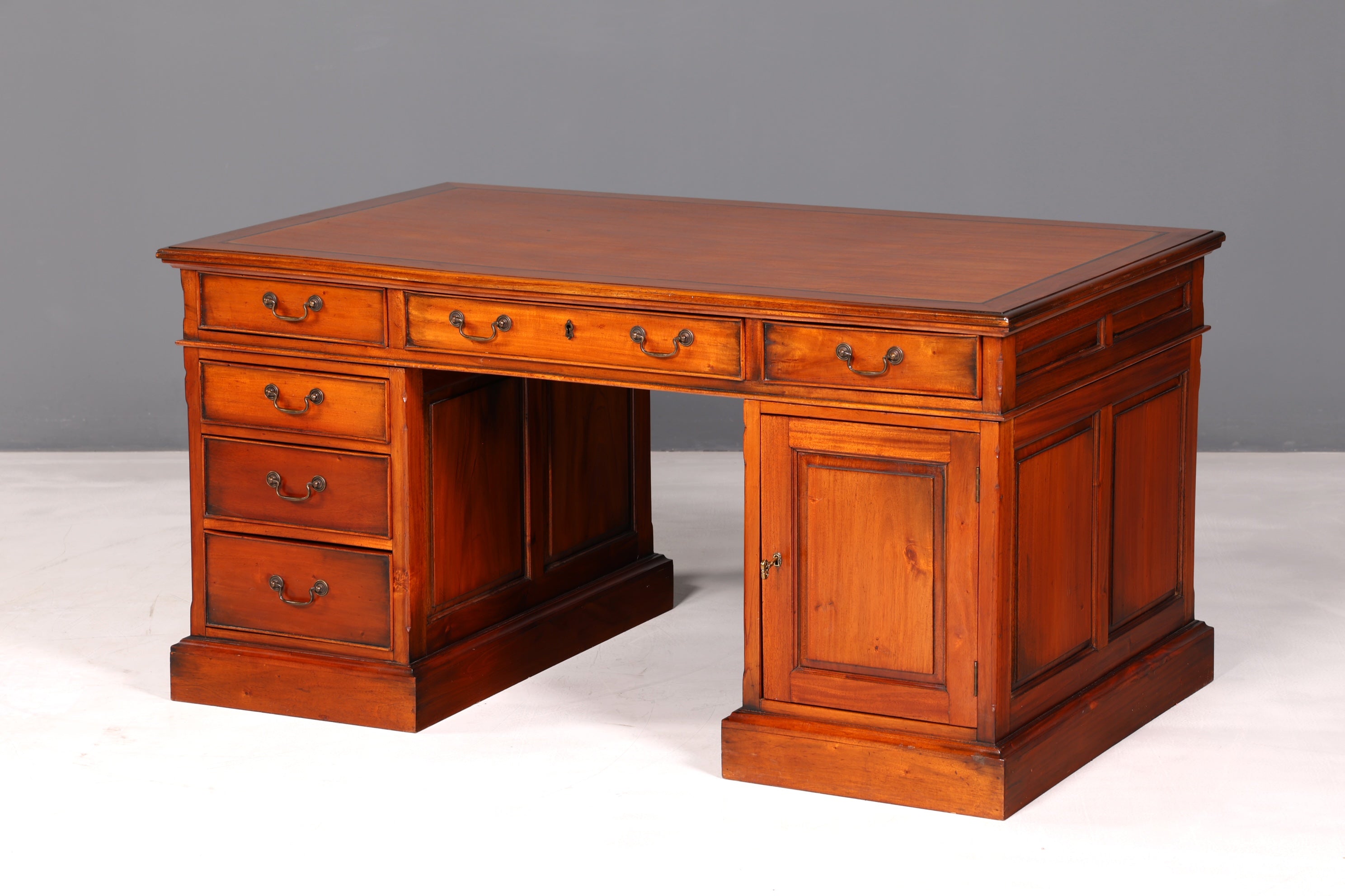 Prachtig Engels mahoniehouten bureau Kantoortafel Antiek kantoor bureau Partnerdesk Bureau