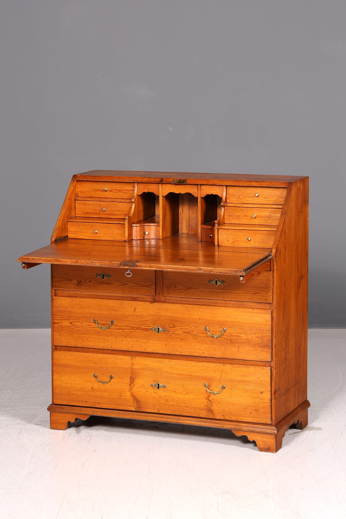 Prachtige Engelse antieke secretaire in barokstijl, eiken schrijfcommode
