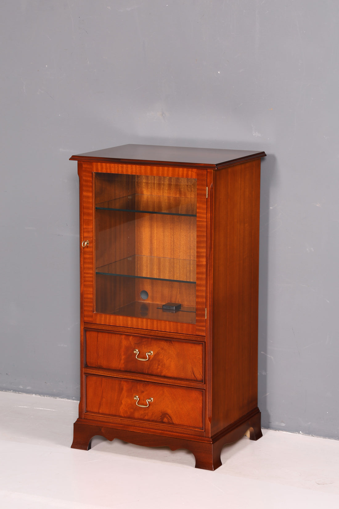 Beautiful English Display Cabinet Mahogany 60s Cabinet Vertiko Glass Display Cabinet Bookcase