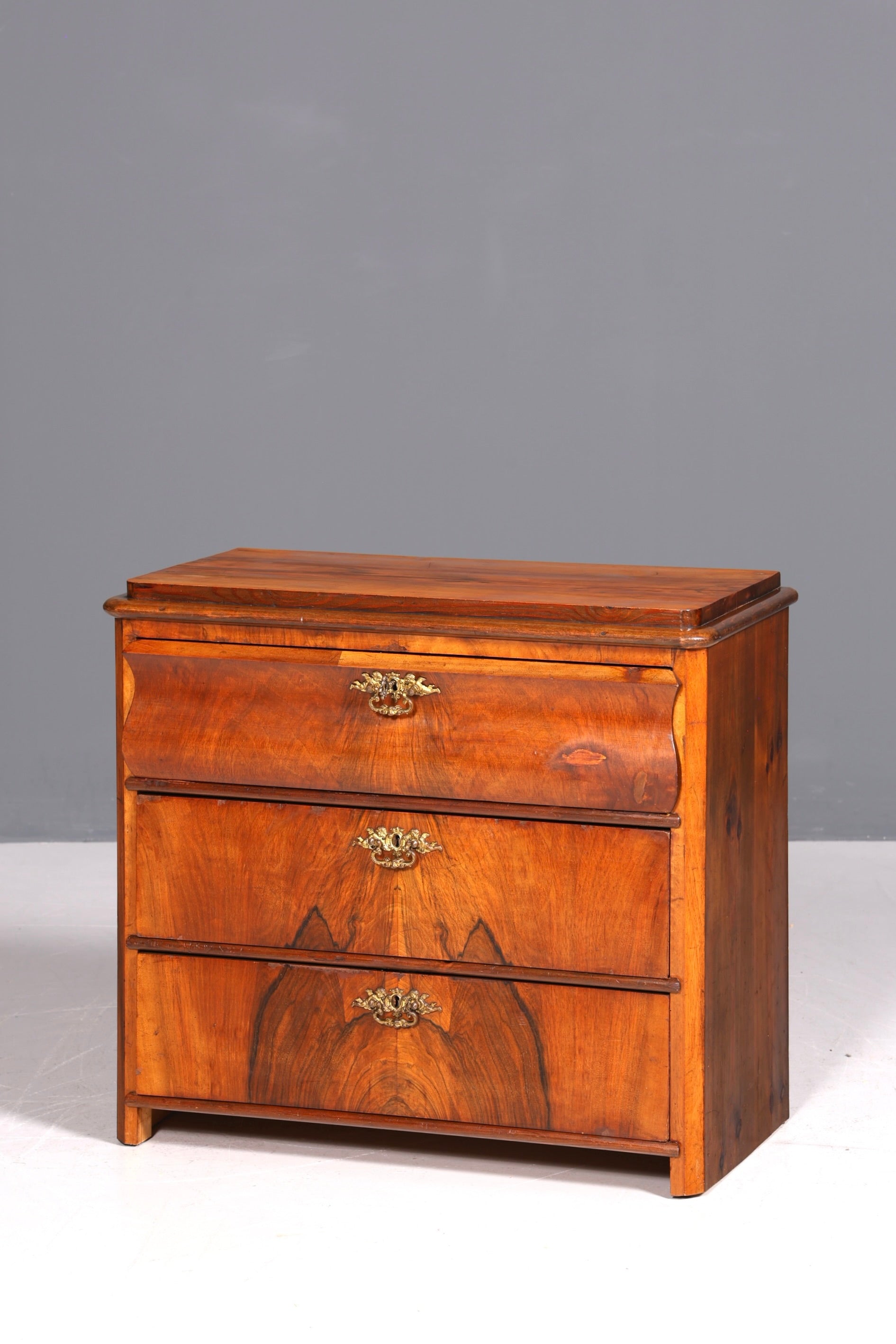 Stylish Louis Philippe chest of drawers, walnut, Biedermeier style, circa 1890