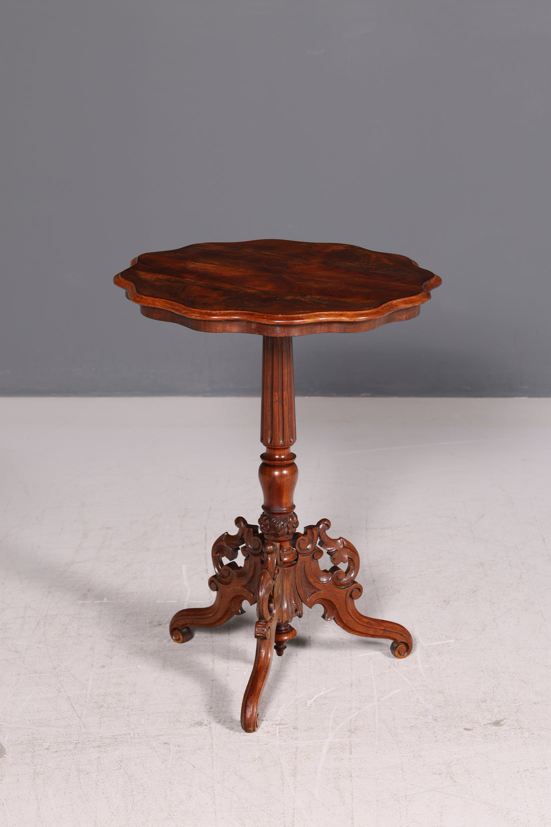 Filigree Side Table Antique Style Baroque Occasional Table Inlays Side Table Vintage Wood
