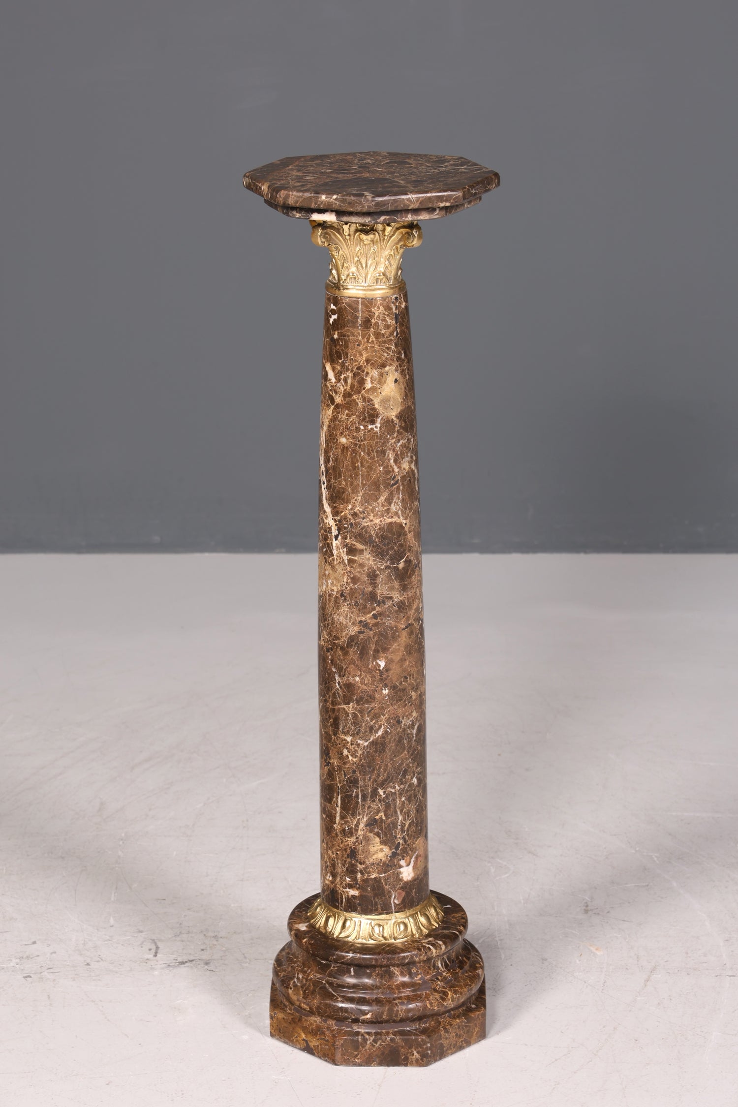 Wunderschöne Barock Stil Säule Louis XV Marmor Blumensäule Naturstein Braun Sockel Ablage 1 von 2