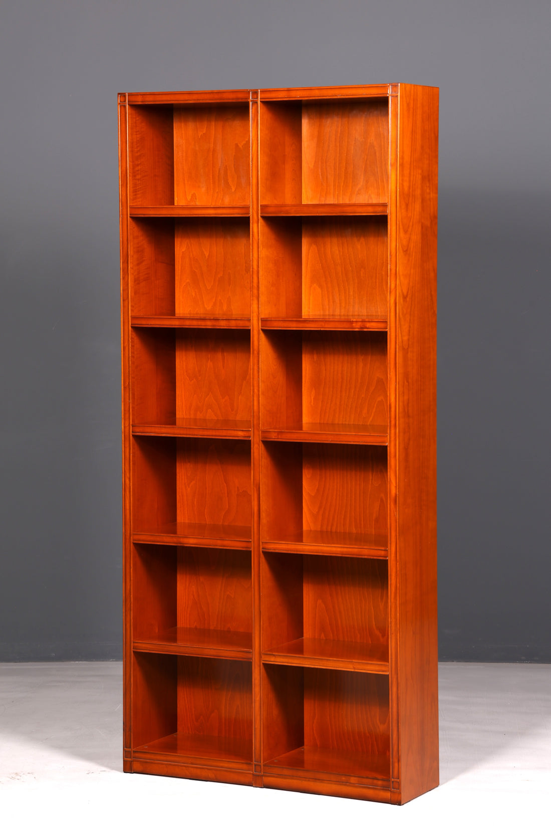 Prachtige XXL Engelse boekenkast van taxushout, antieke kast, staande boekenkast, bookshelf, boekenopslag, echt hout
