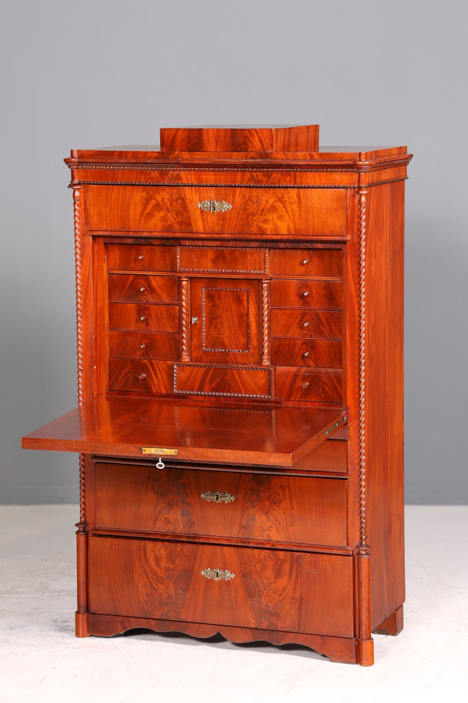 Stilvoller Louis Philippe Sekretär um 1880 Kommode Antik Biedermeier Stil Bürokommode