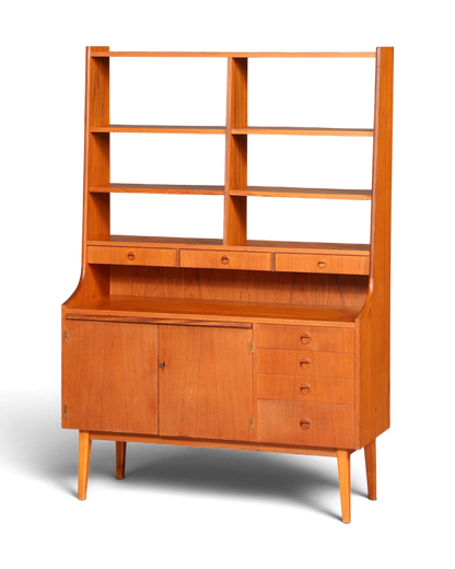 Hauptstadt Möblerei Mid Century Highboard aus massivem Holz im dänischen Design mit Regalen und Schubladen