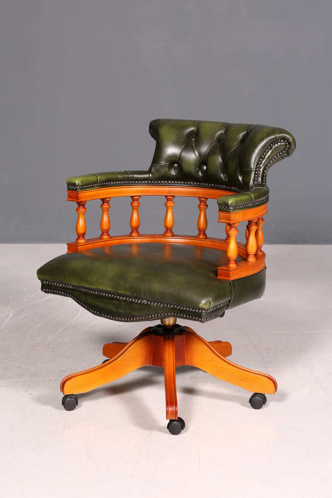 G216 Finish cm Original Chesterfield Centurion Captain Chair Englisch grün echt Leder Sessel (Kopie)