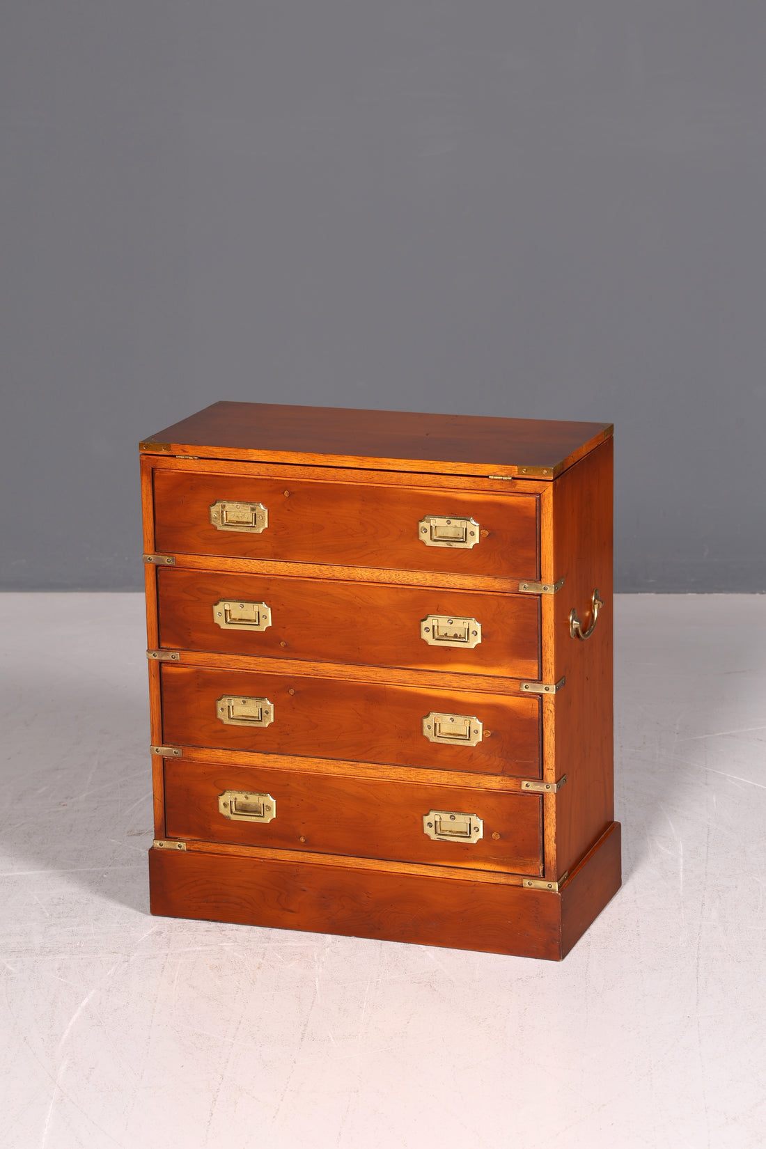 Droomachtige maritieme commode, Engels military chest, scheepscommode, antieke kast, bijzetkast, koloniale stijl