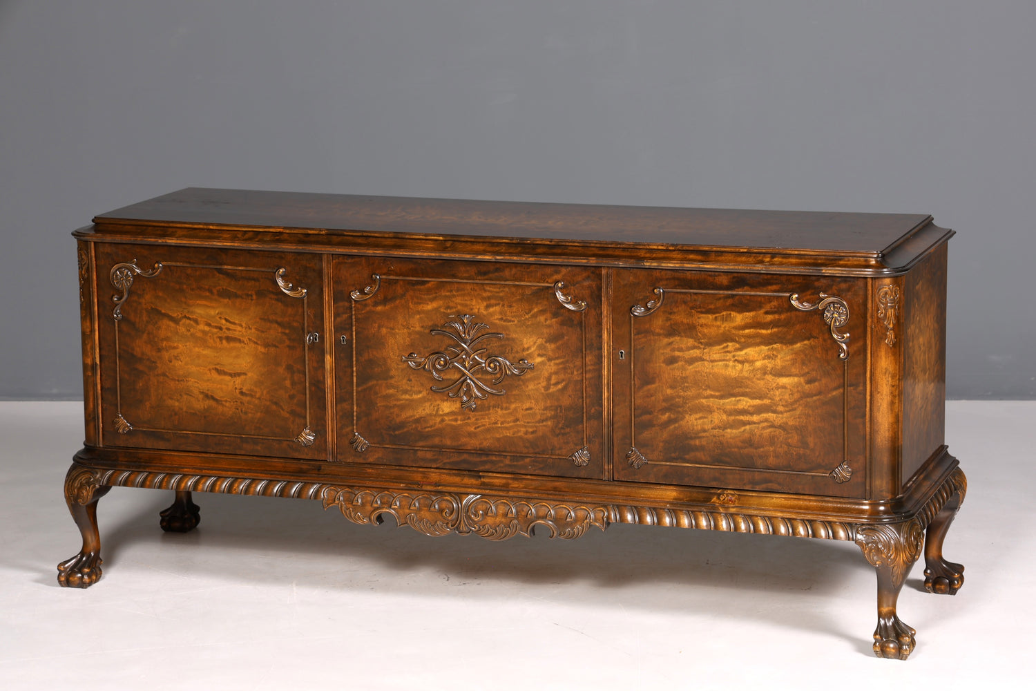 Traumhaftes Chippendale Sideboard Barock Stil Schrank Antik 50s 60s TV Kommode