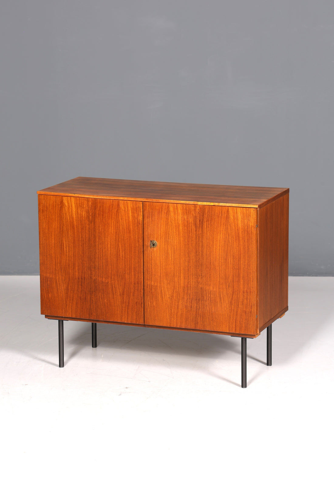 Wunderschöne Mid Century Kommode Danish Design Schrank Flurkommode TV Kommode