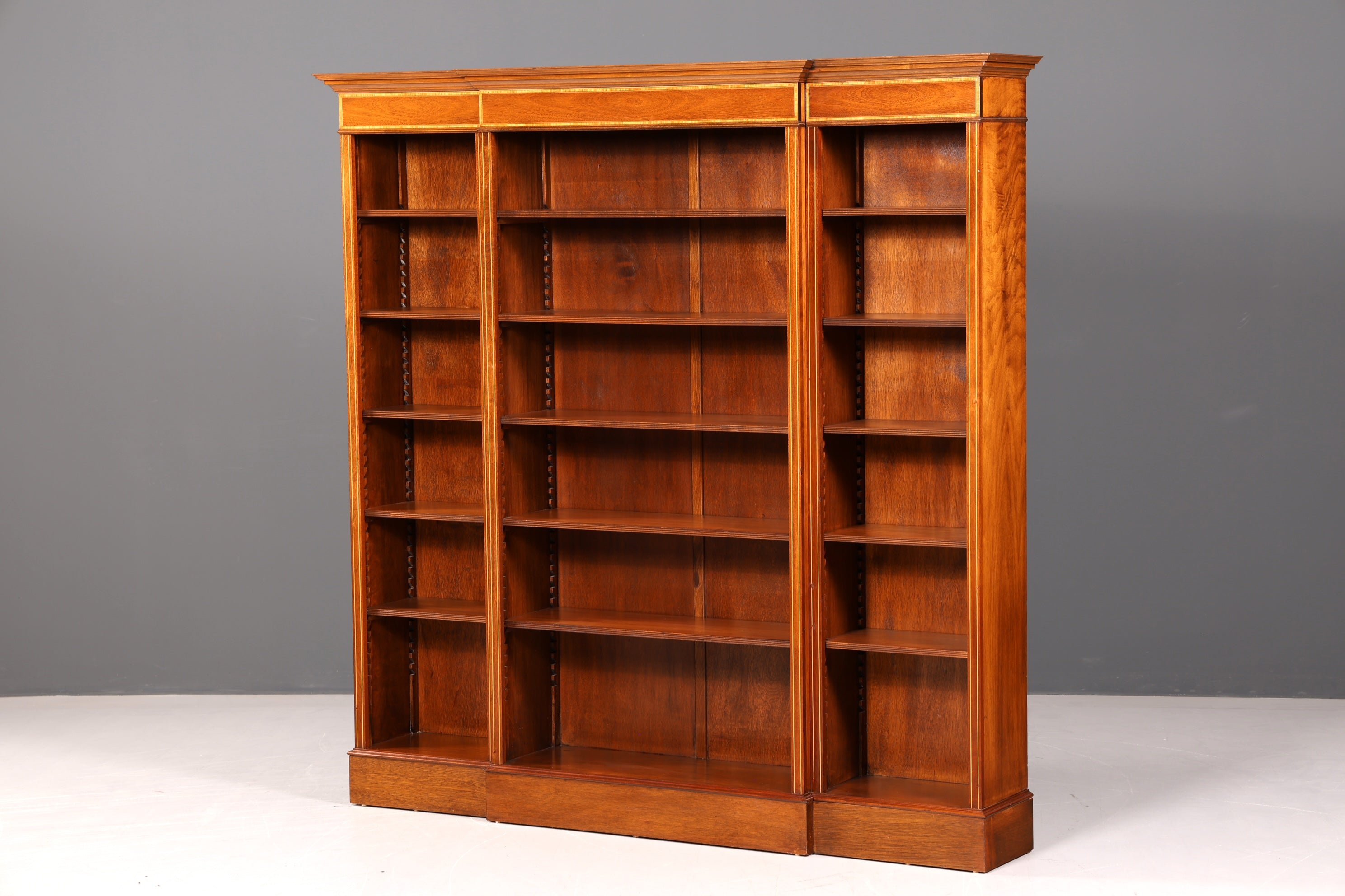 Wunderschönes Englisches XXL Bücherregal Antik Regal Bookshelf Buchablage 60s Bibliothek