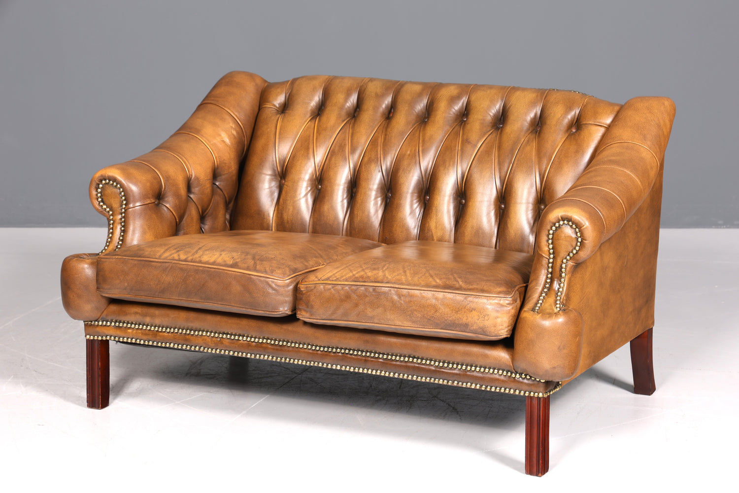 Wunderschönes seltenes Original Chesterfield Sofa 2-Sitzer Couch England Polstersofa