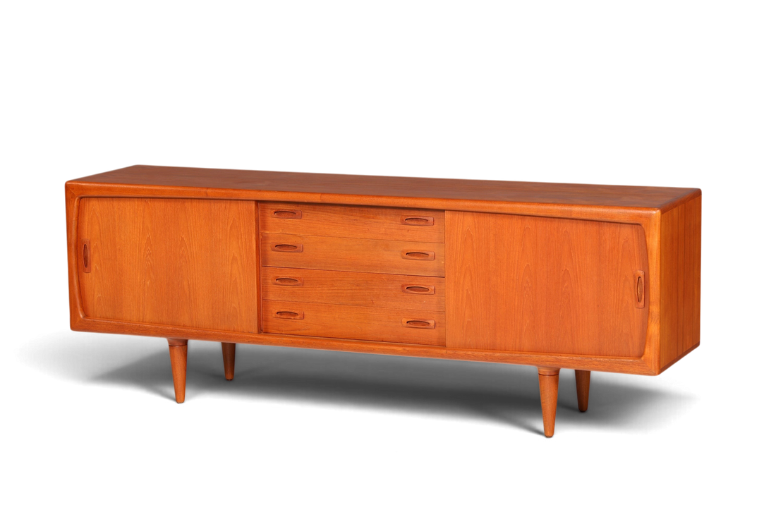 Hauptstadt Möblerei H.P. Hansen XXL Sideboard aus Teakholz im Mid Century Design mit Schiebetüren und Schubladen