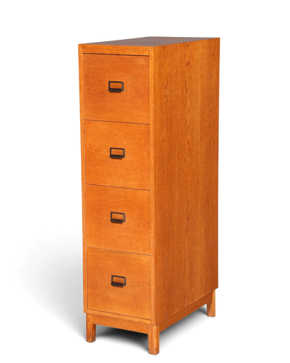 Hauptstadt Möblerei Mid Century Aktenschrank aus massivem Holz mit vier Schubladen im Bauhaus Design