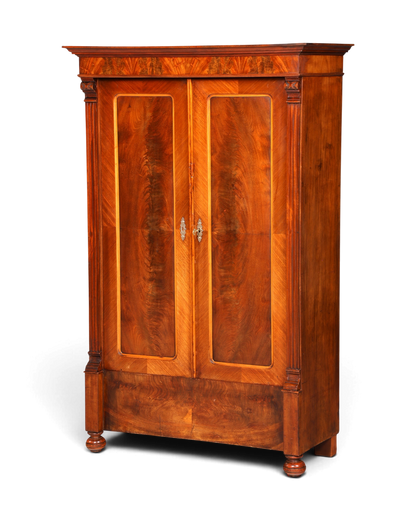Hauptstadt Möblerei Gründerzeit Kleiderschrank aus Echtholz mit markanter Maserung und antiken Beschlägen um 1880