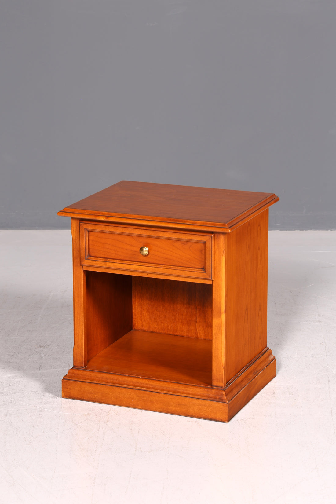 Beautiful Original Selva Chest of Drawers Antique Style Drawer Chest Bedside Table Made in Italy Vintage