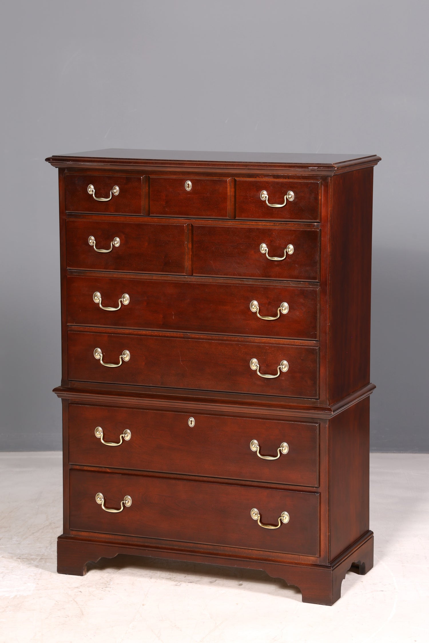 Elegante Drexel Heritage vertiko-ladekast in antieke Amerikaanse stijl, ladekast met laden, chiffonnière, linnenkast