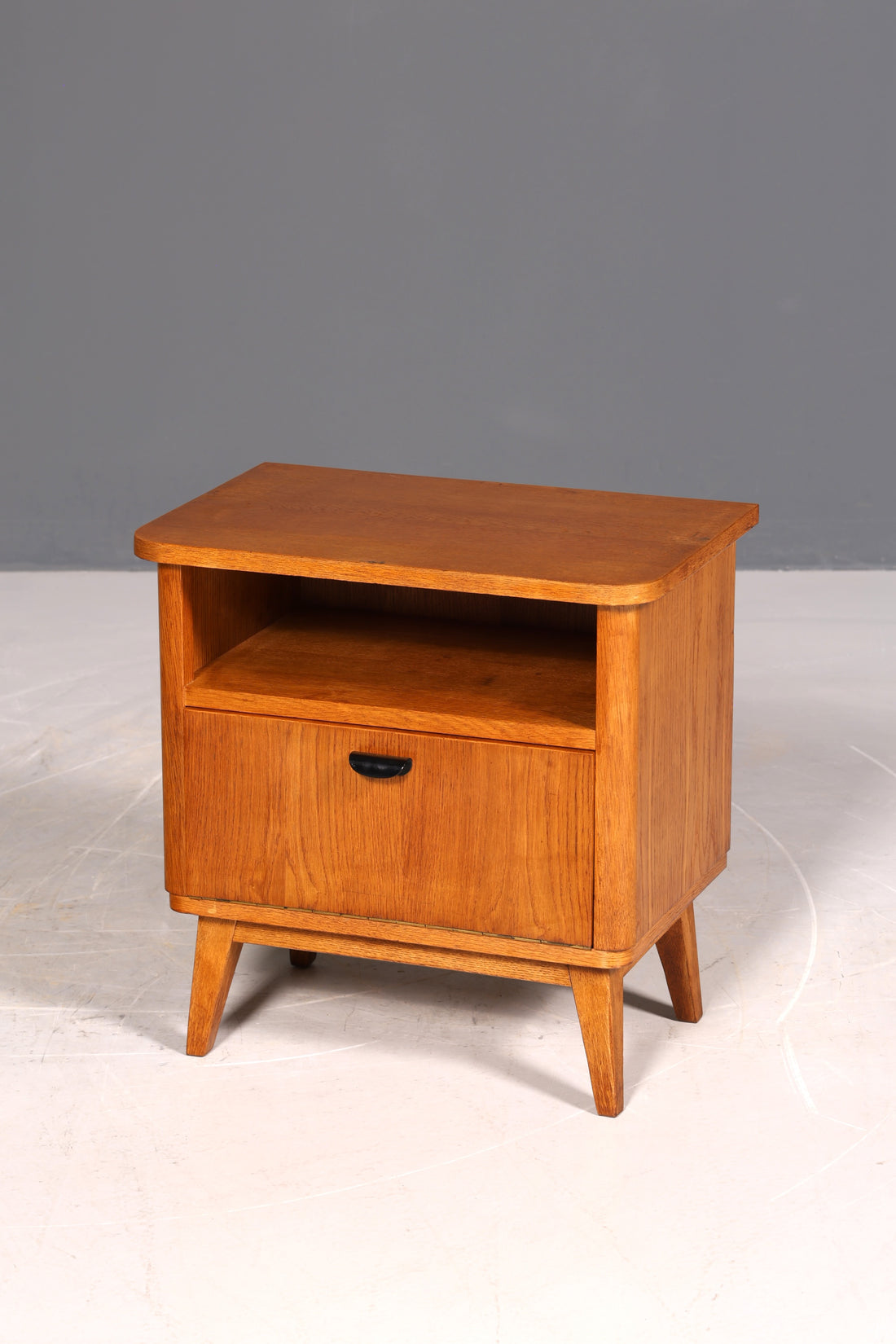 Schlichte Mid Century Kommode Vintage Klappschränkchen Danish Design Nachttisch 2 von 2