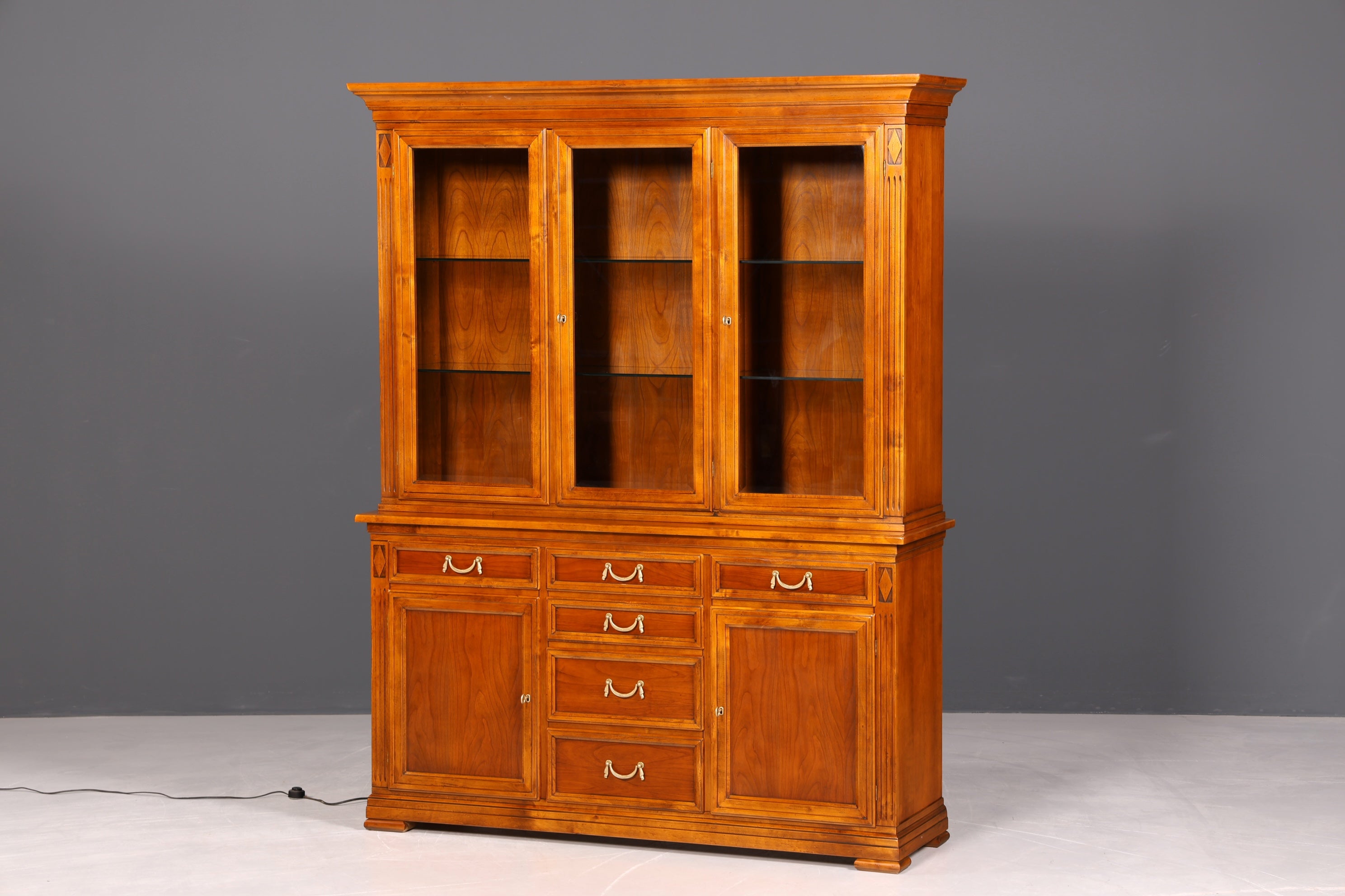 Traumhafte Original Selva Vitrine Antik Stil massiv Holz Buffet Villa Borghese Schrank Bibliothek