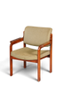 Hauptstadt Möblerei Mid Century Armlehnstuhl aus Holz mit gemustertem Stoffbezug in Beige und Grün