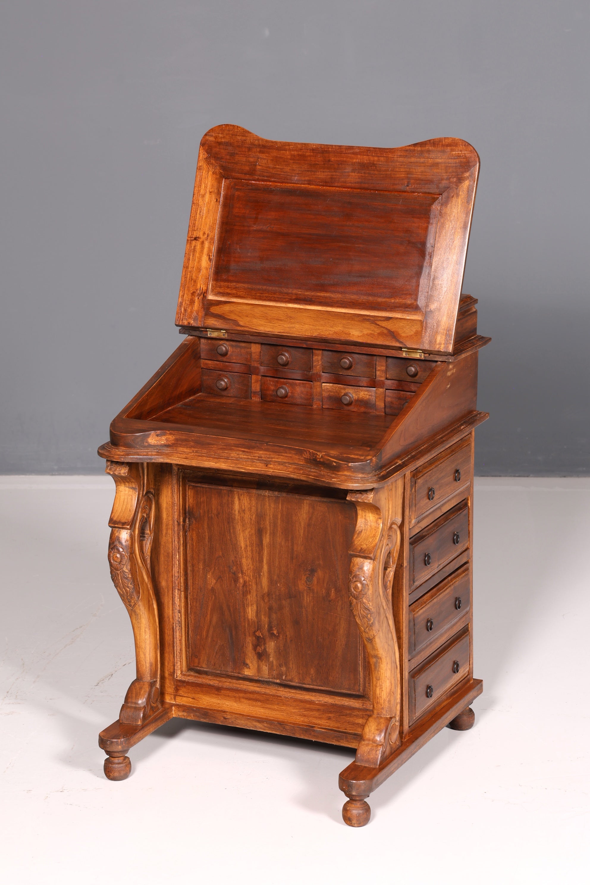 Prachtig Engels Davenport-bureau, secretaire en schrijfcommode in victoriaanse stijl, antiek en vintage