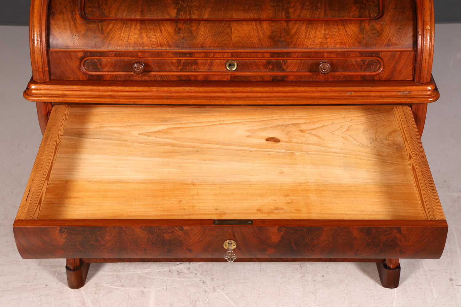 G272 Finish cm Beeindruckender Louis Philippe Sekretär Antik Rollladen Sekretär Schreibtisch Nussbaum Aufsatzsekretär (Kopie)