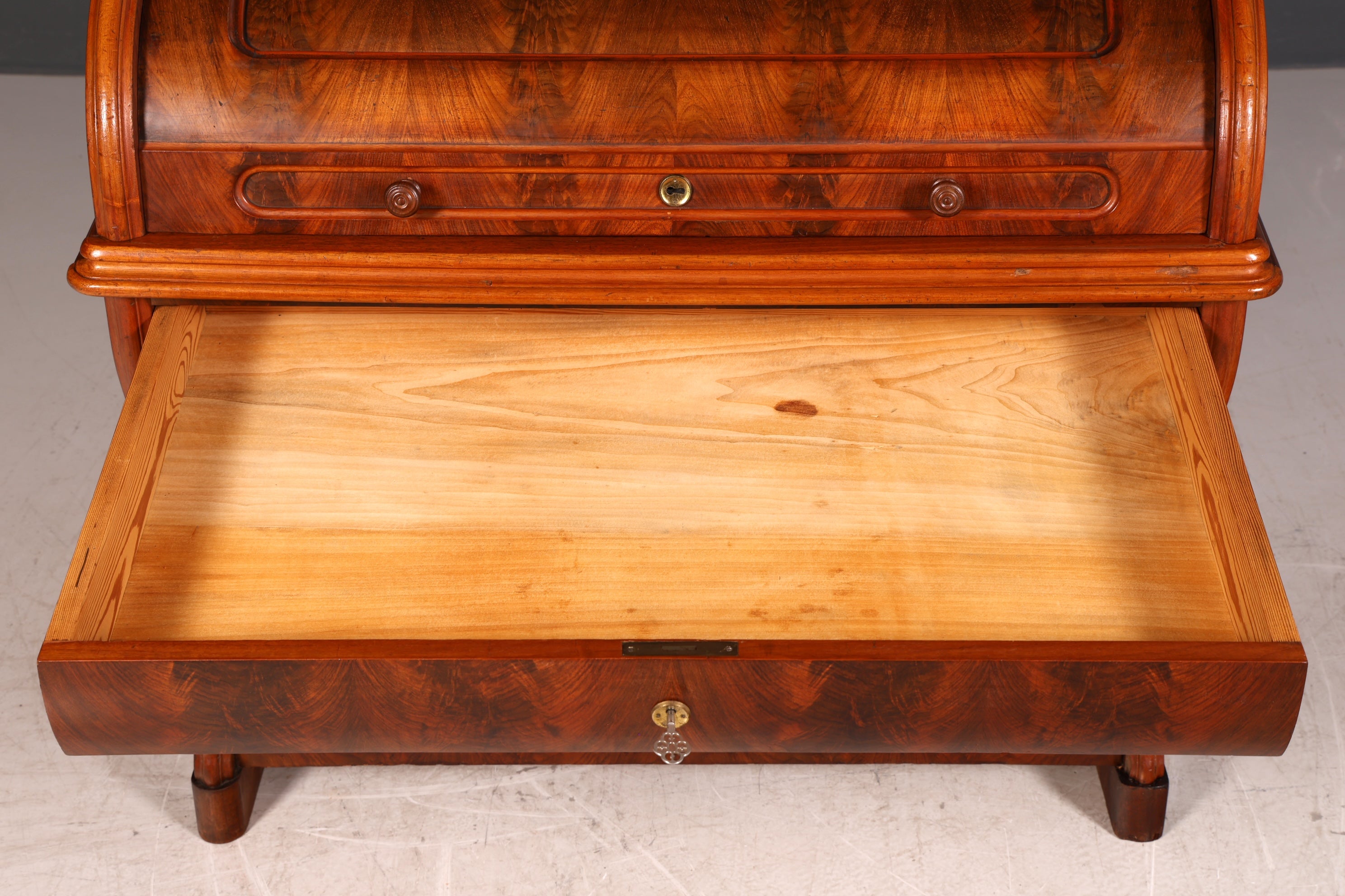 G272 Finish cm Beeindruckender Louis Philippe Sekretär Antik Rollladen Sekretär Schreibtisch Nussbaum Aufsatzsekretär (Kopie)