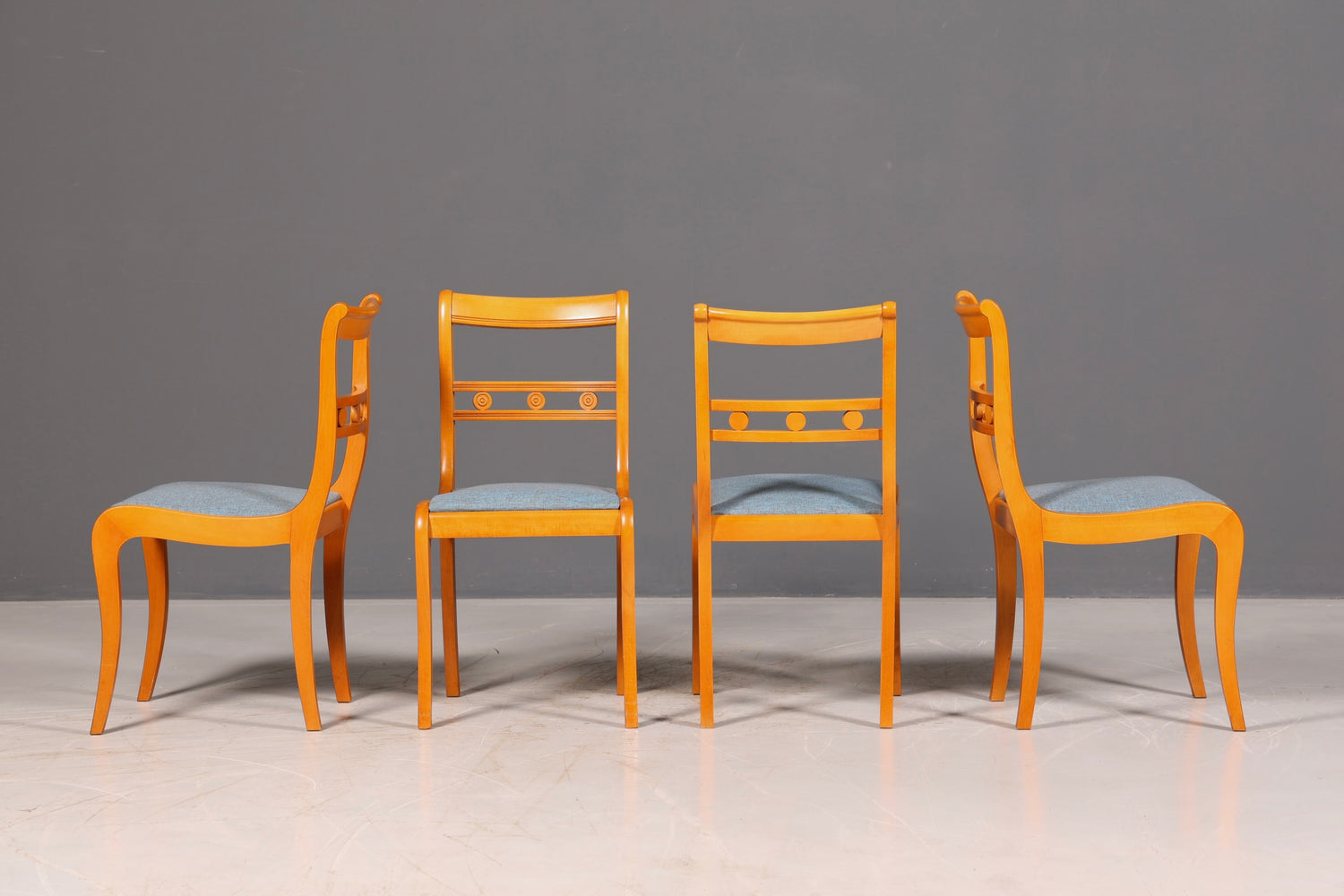 Edles 4er-Set Englische Esszimmerstühle Dining Chairs Antik 60er Jahre Küchenstühle Stuhlset neu bezogen