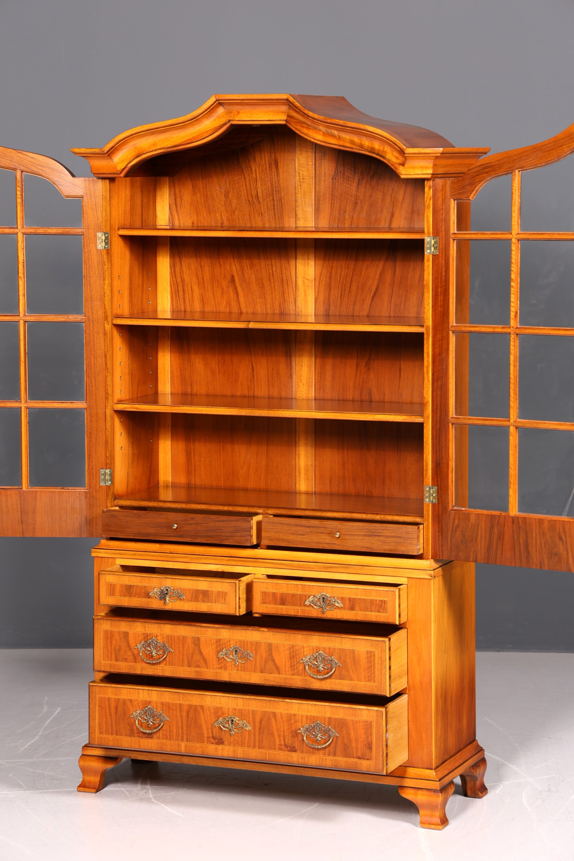 Wunderschöne Englische Vitrine Nussbaum Antik Bücherschrank Bibliothek Schubladen Massiv Holz Vintage