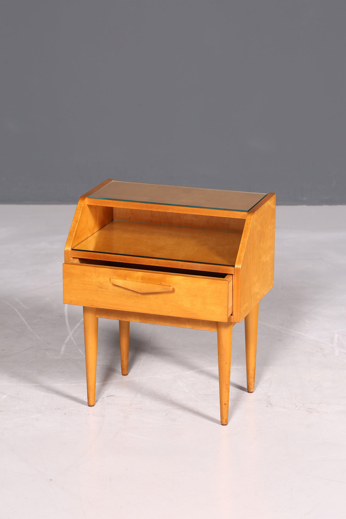 Schlichte Hellerau Kommode Mid Century Nachttisch echt Holz Beistelltisch VEB Möbel 1 von 2