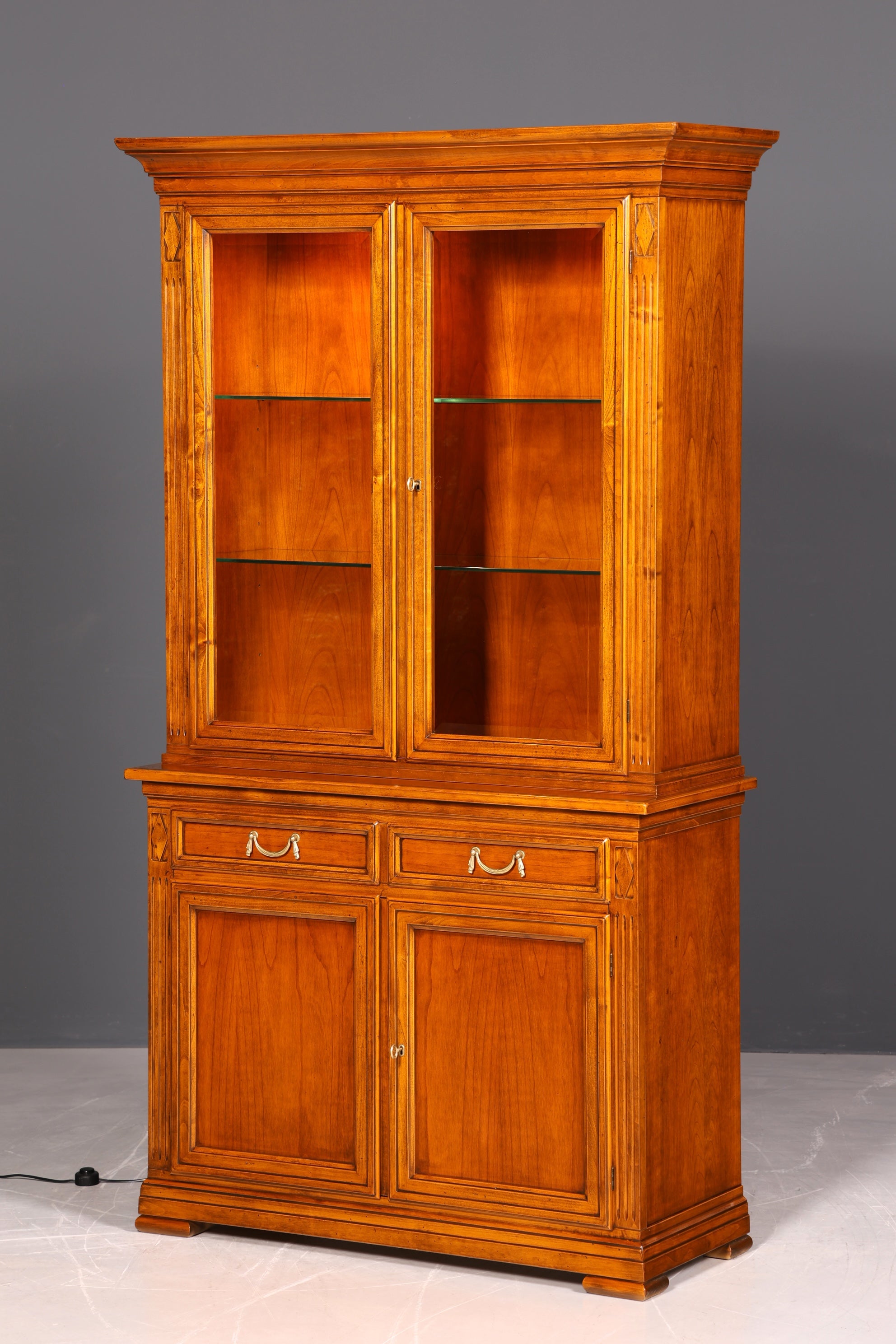 Edle Original Selva Vitrine Antik Stil massiv Holz Buffet Villa Borghese Schrank Bibliothek