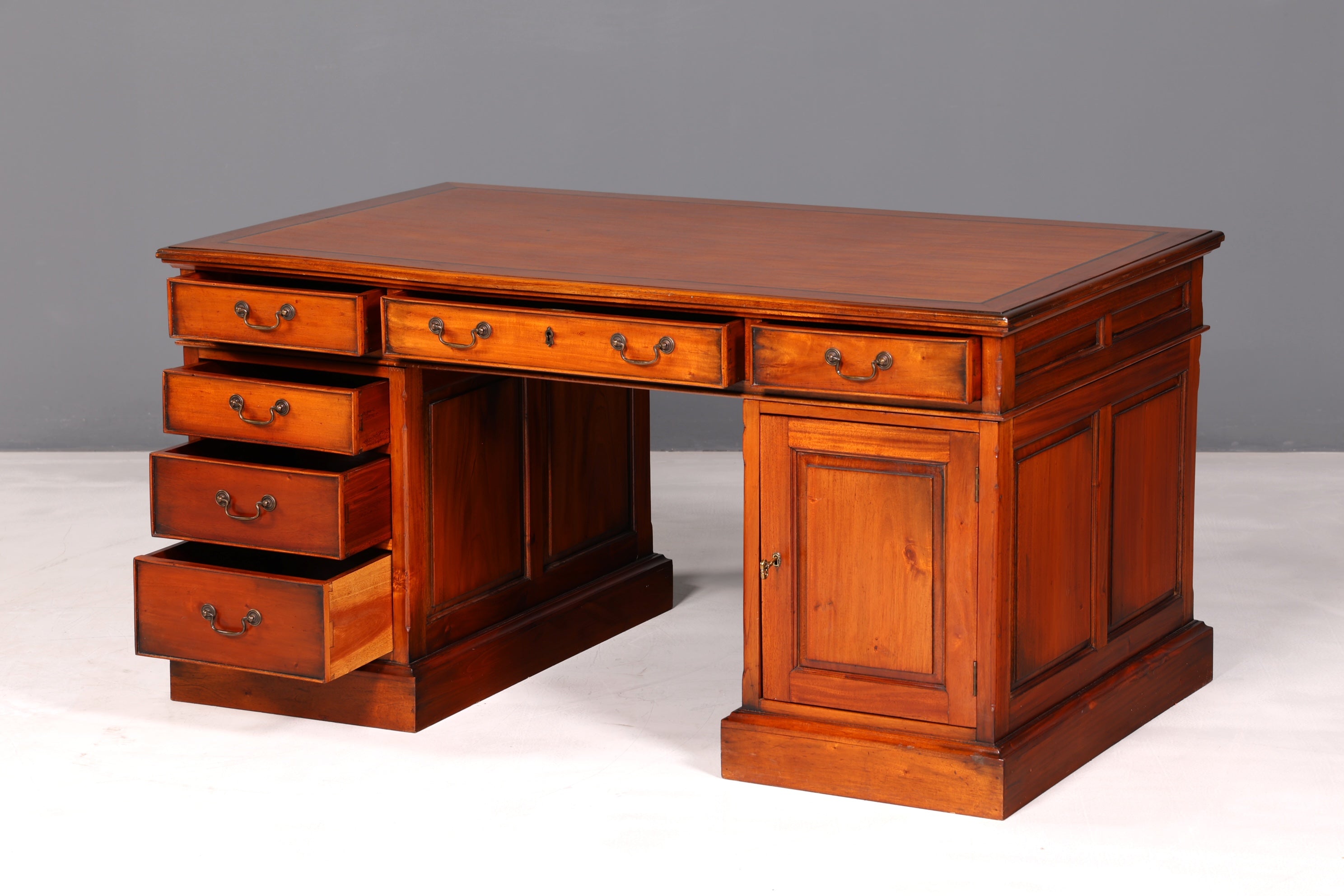 Prachtig Engels mahoniehouten bureau Kantoortafel Antiek kantoor bureau Partnerdesk Bureau