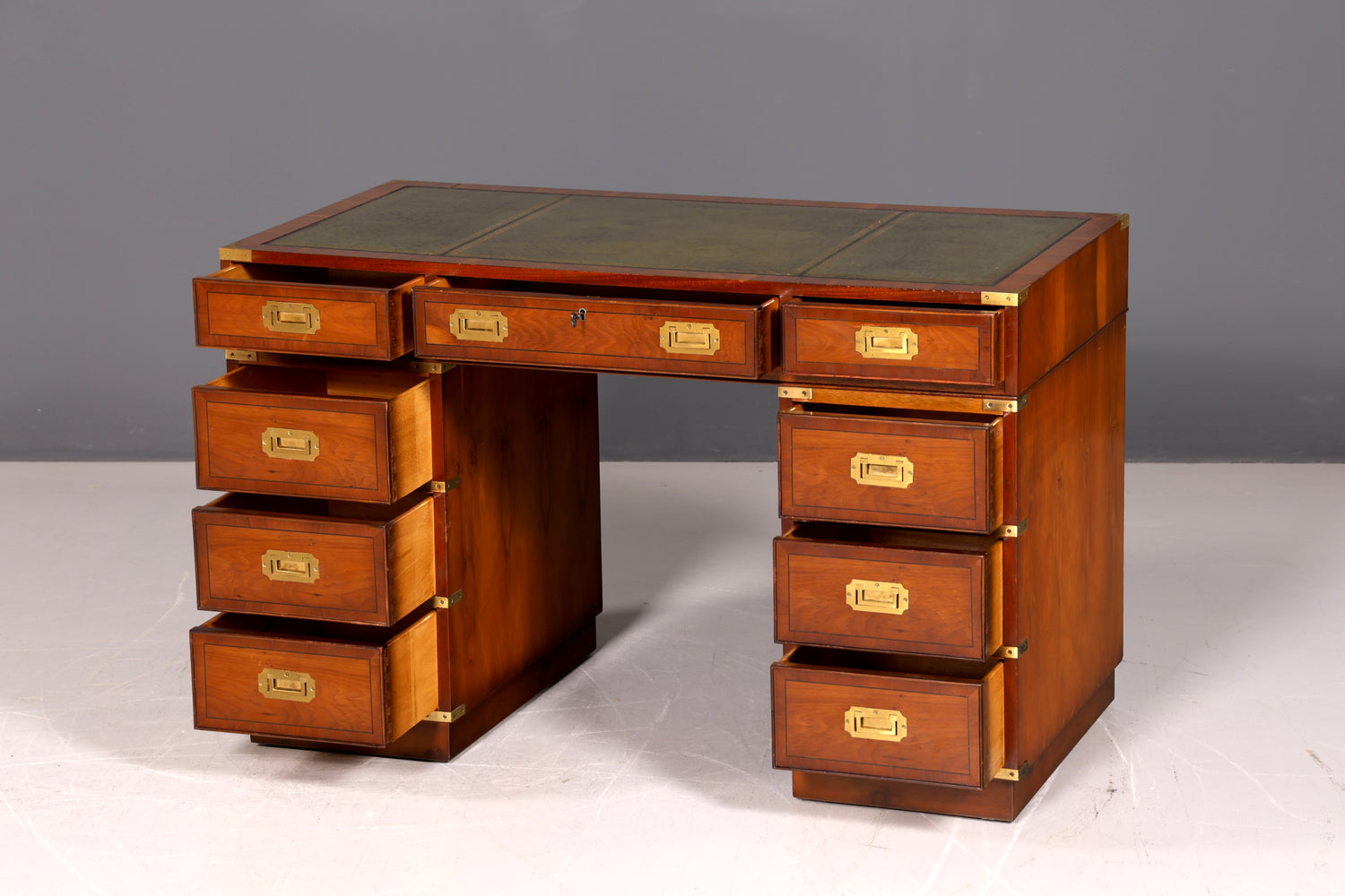 Edler Maritimer Schreibtisch Englisch Military Chest Bürotisch Echt Lederauflage Office Table